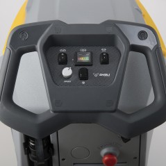 Autolaveuse autotractée REXA 50 SD 55 BC avec batteries, chargeur, brosse et plateau