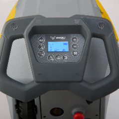 Autolaveuse autotractée REXA 50 D 55 BC CHEM avec batteries gel, chargeur, brosse et plateau